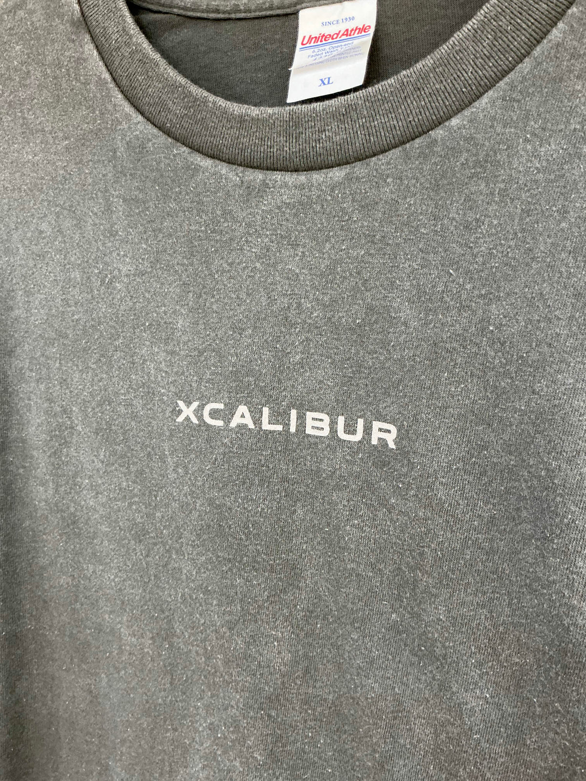 XCALIBUR ELEMENTS LOGO TEE(グレー)